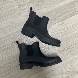 Madewell Black Rubber Chelsea Ankle Boots size 7